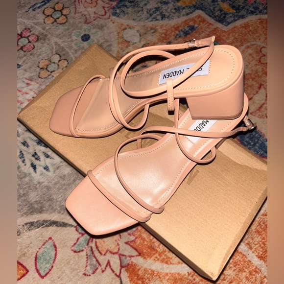 Steve Madden Nude Heels - Picture 5 of 6